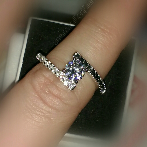 ❗GIFTED❗Sterling CZ Black Spinel Bypass Ring - Picture 5 of 7